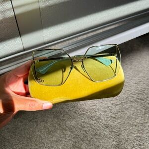 GUCCI GOLD/ LIGHT MINT FRAME SUNGLASSES